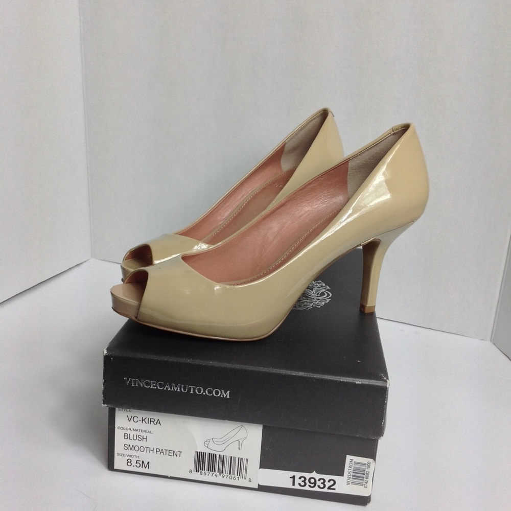 NIB Vince Camuto beige patent leather heels Sz 8.5